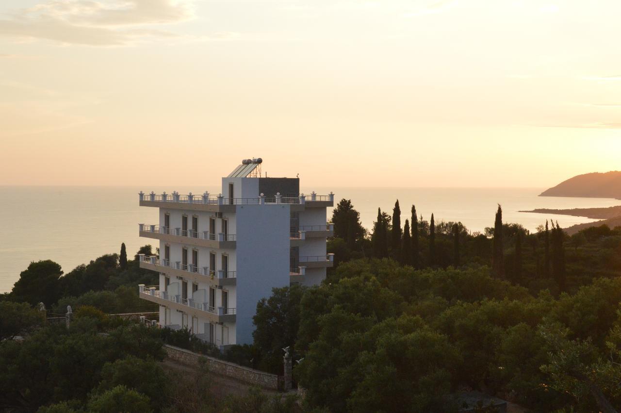 Mihalis Apartments Himare Exterior photo