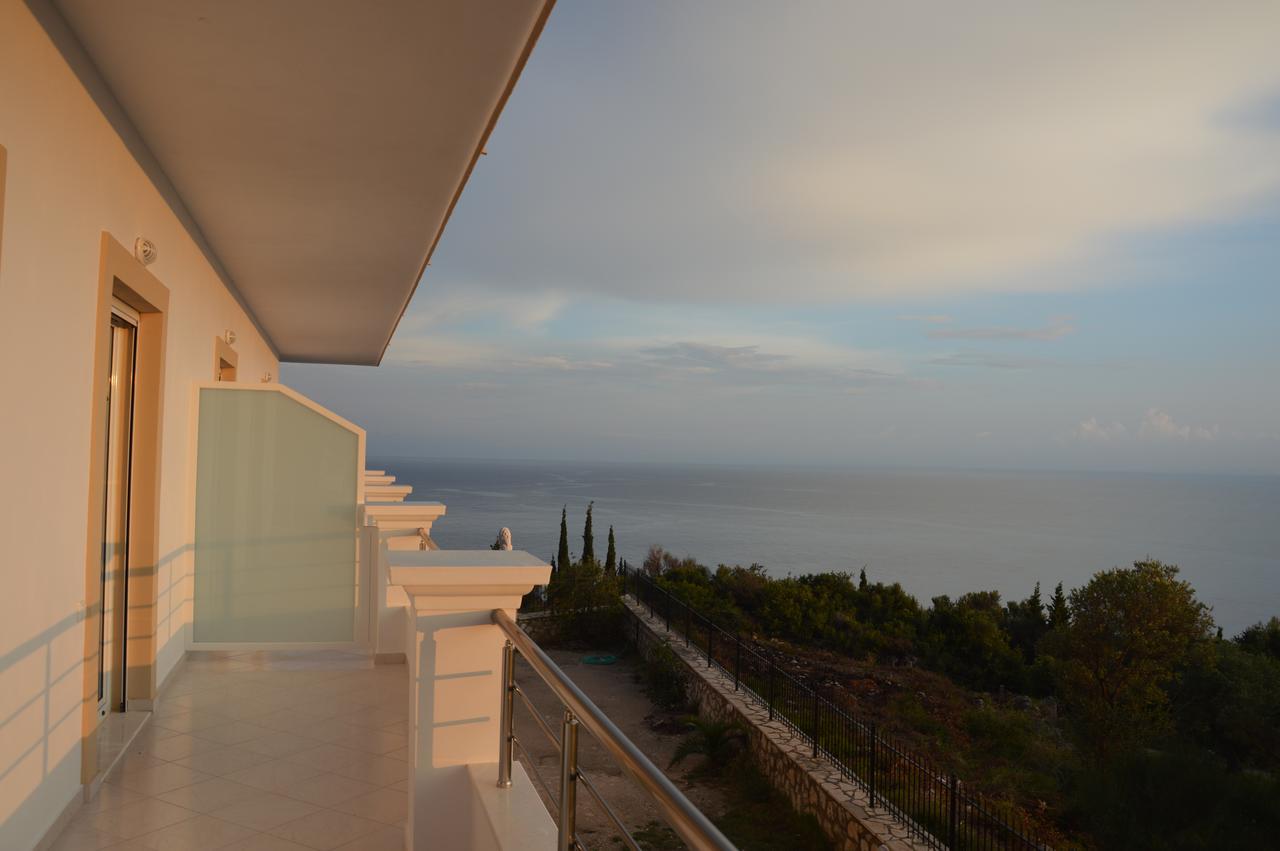 Mihalis Apartments Himare Exterior photo